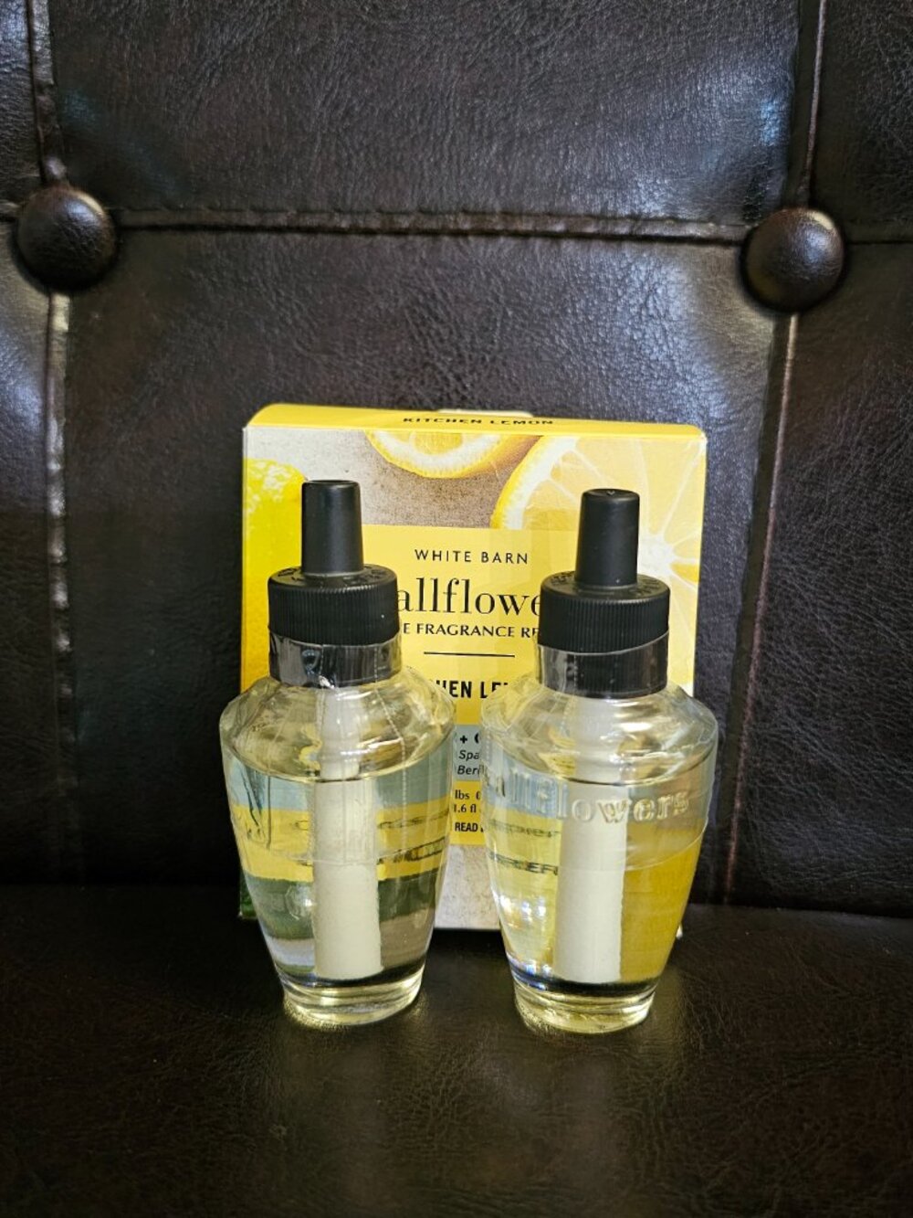 BATH and BODY WORKS Wallflower 2-Pack Refill Kitchen Lemon